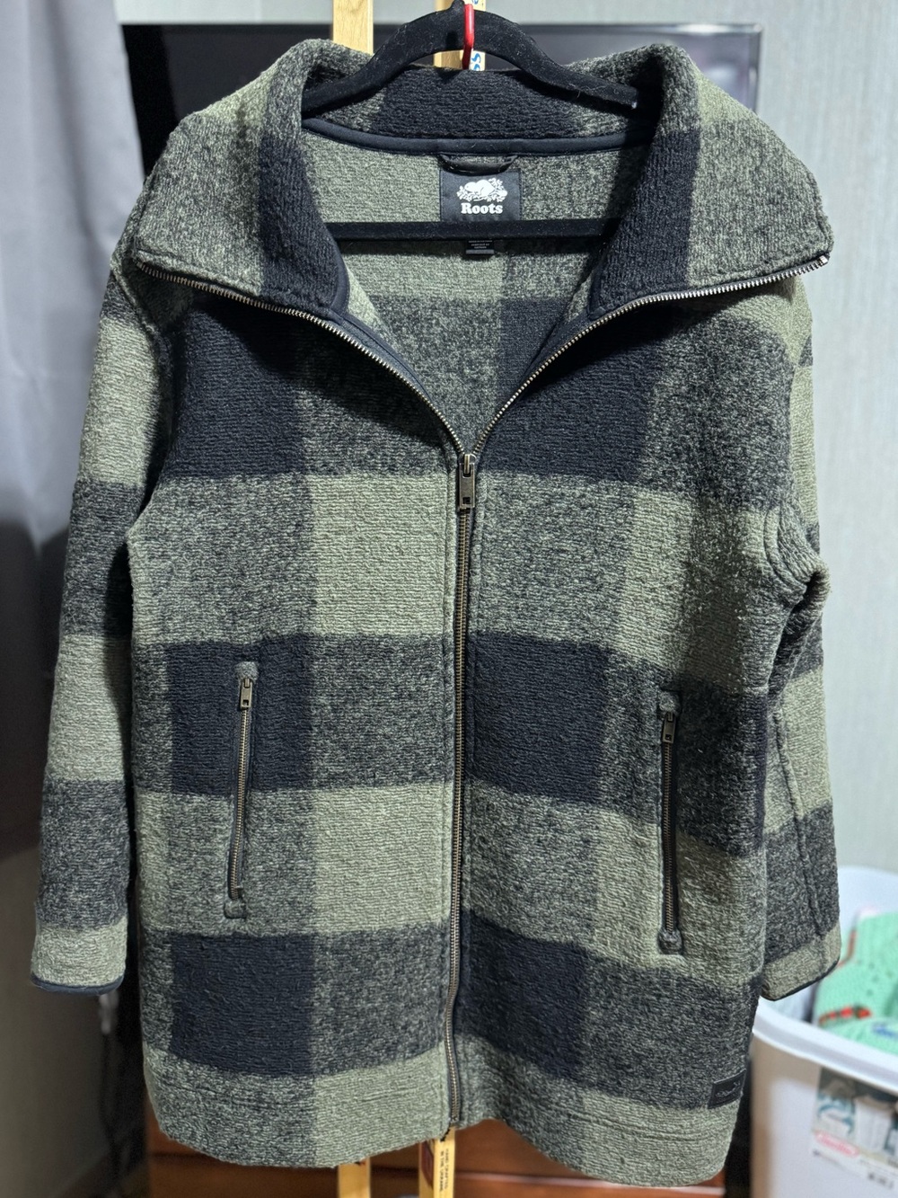 Roots Olive Green Black Buffalo Plaid Fleece Full Zip Jacket Coat Small